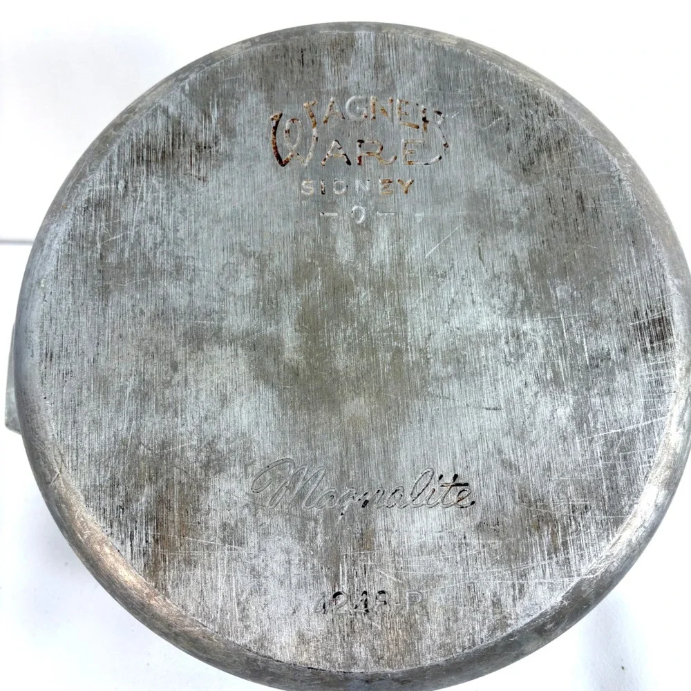 Wagner Ware Dutch Oven Silver Magnalite 4248-P Cast Aluminum with Lid and Trivet